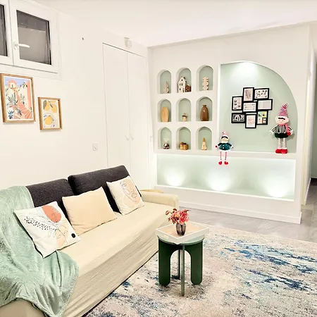 Cozy With Garden Apartment